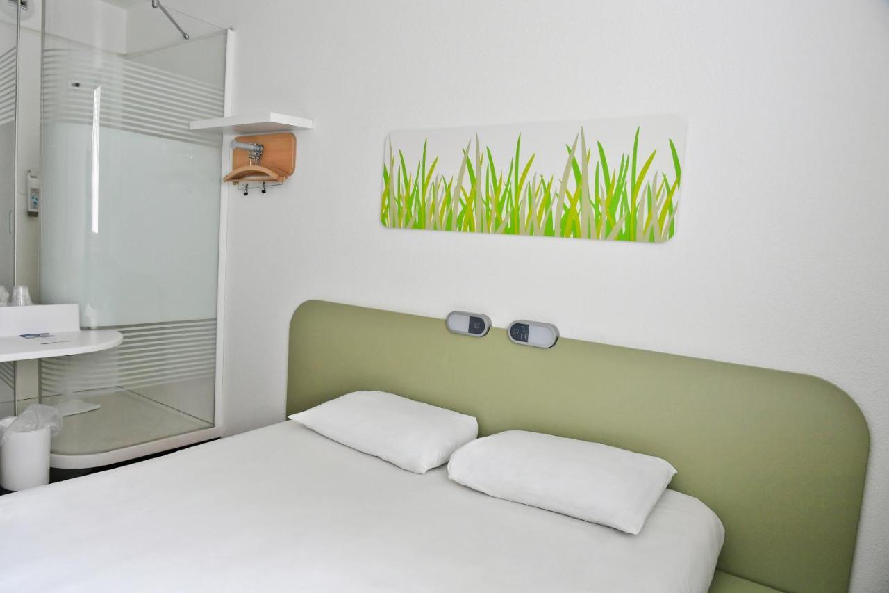 Ibis Budget Saint-Quentin Centre Gare Exterior photo